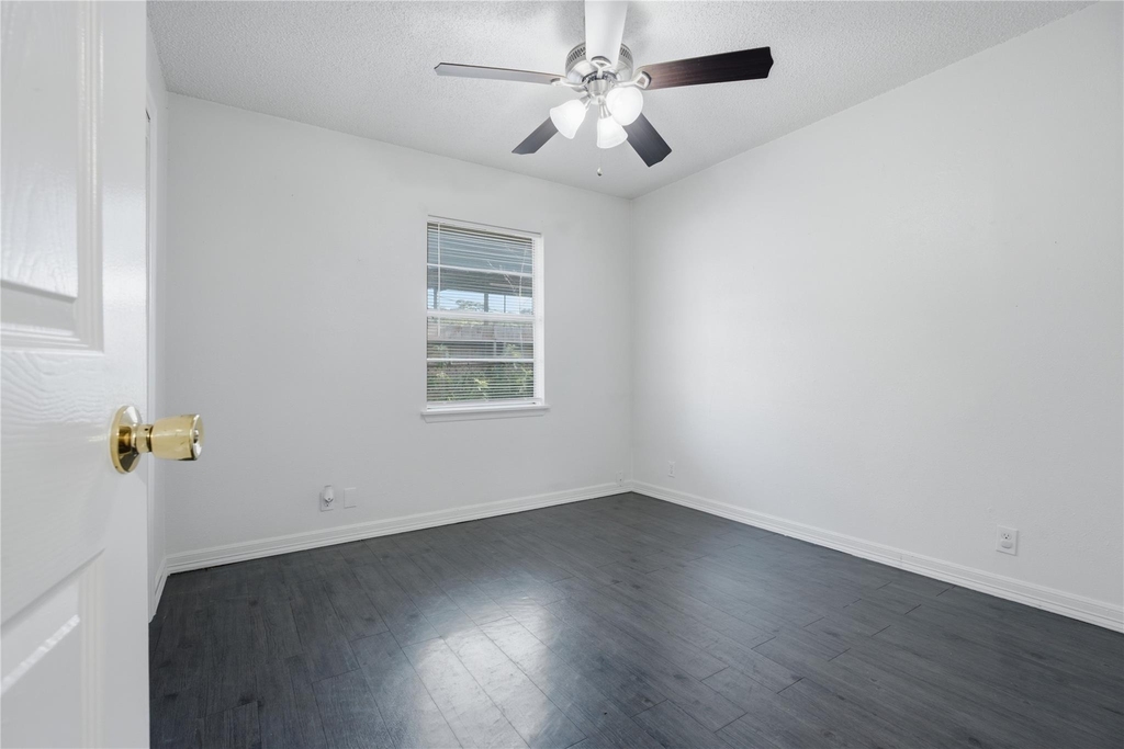 8430 Roundrock Drive - Photo 26