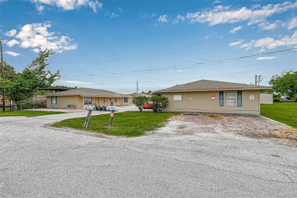 8430 Roundrock Drive - Photo 15