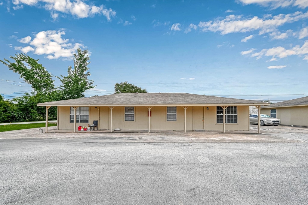 8430 Roundrock Drive - Photo 17