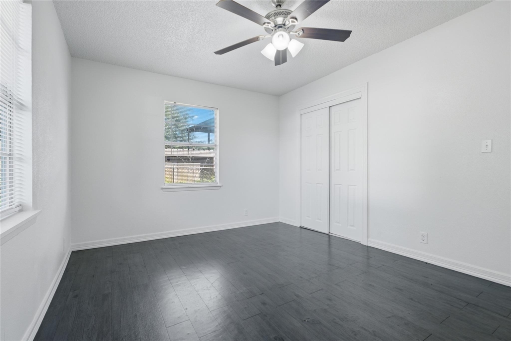 8430 Roundrock Drive - Photo 25