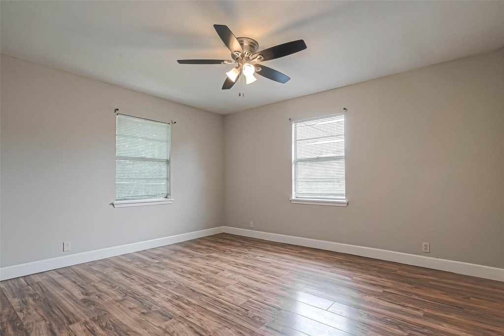 8430 Roundrock Drive - Photo 16