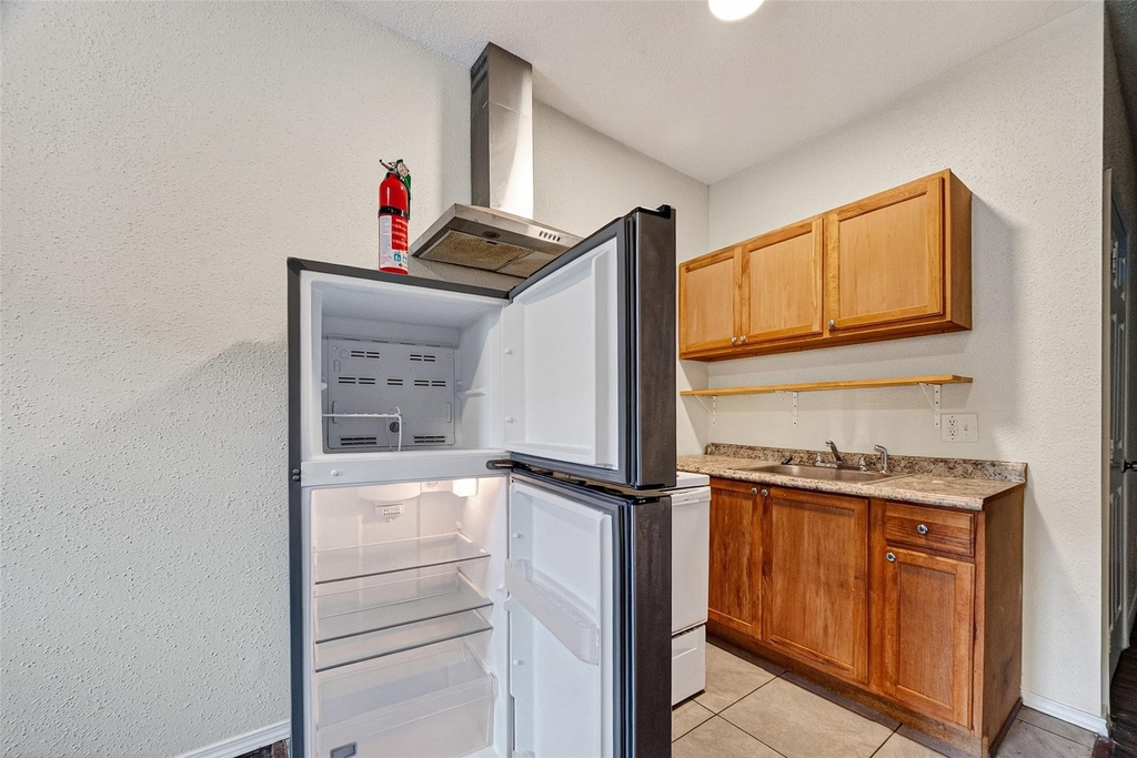 7738 Park Place Boulevard - Photo 5