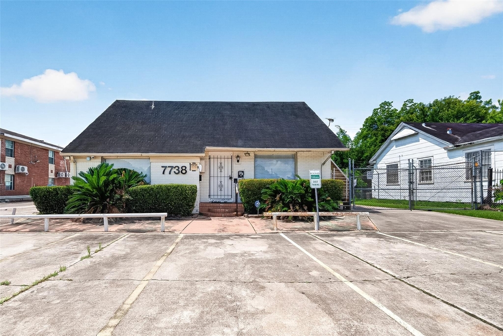 7738 Park Place Boulevard - Photo 1