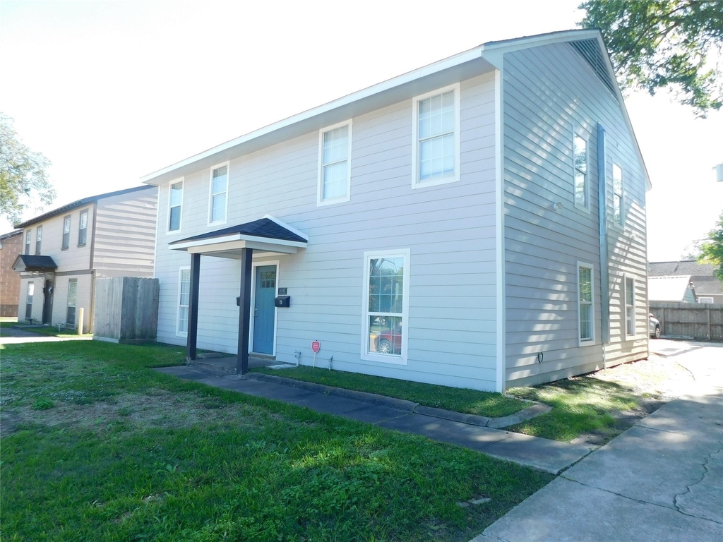 3332 Blodgett Street - Photo 0