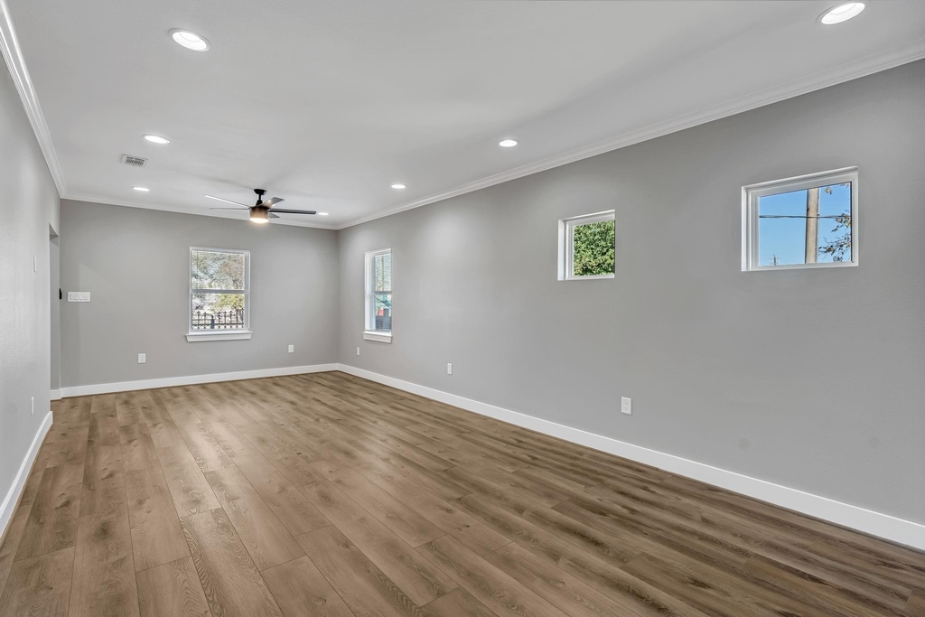 430 N Hutcheson Street - Photo 4