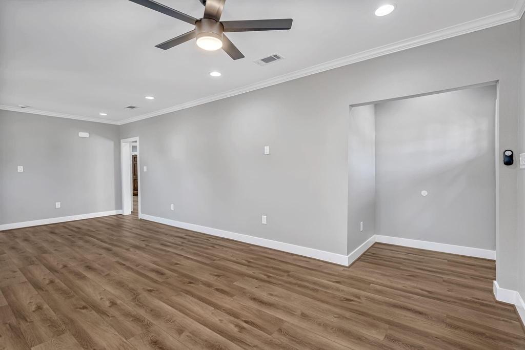 430 N Hutcheson Street - Photo 1