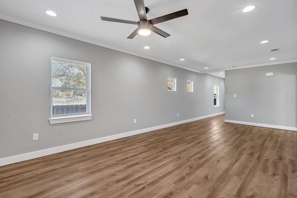 430 N Hutcheson Street - Photo 2