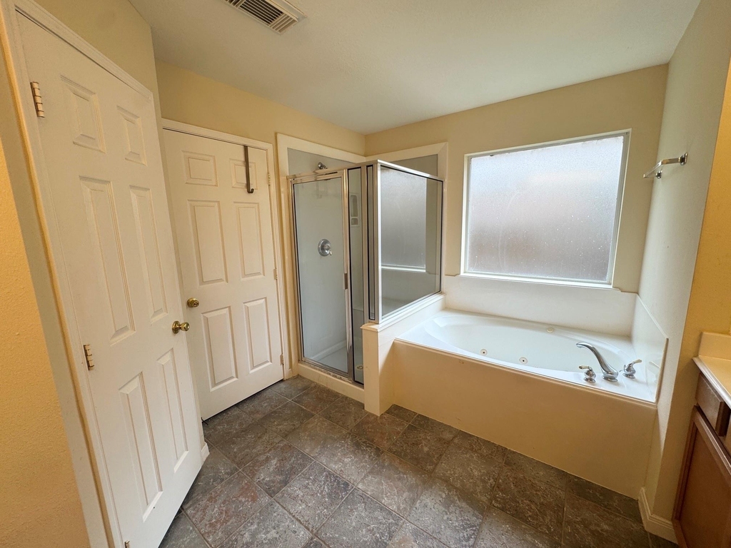 2601 Easton Springs Court - Photo 19