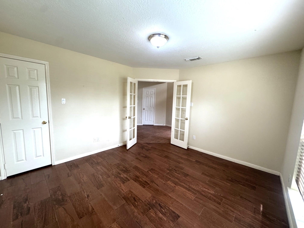 2601 Easton Springs Court - Photo 4