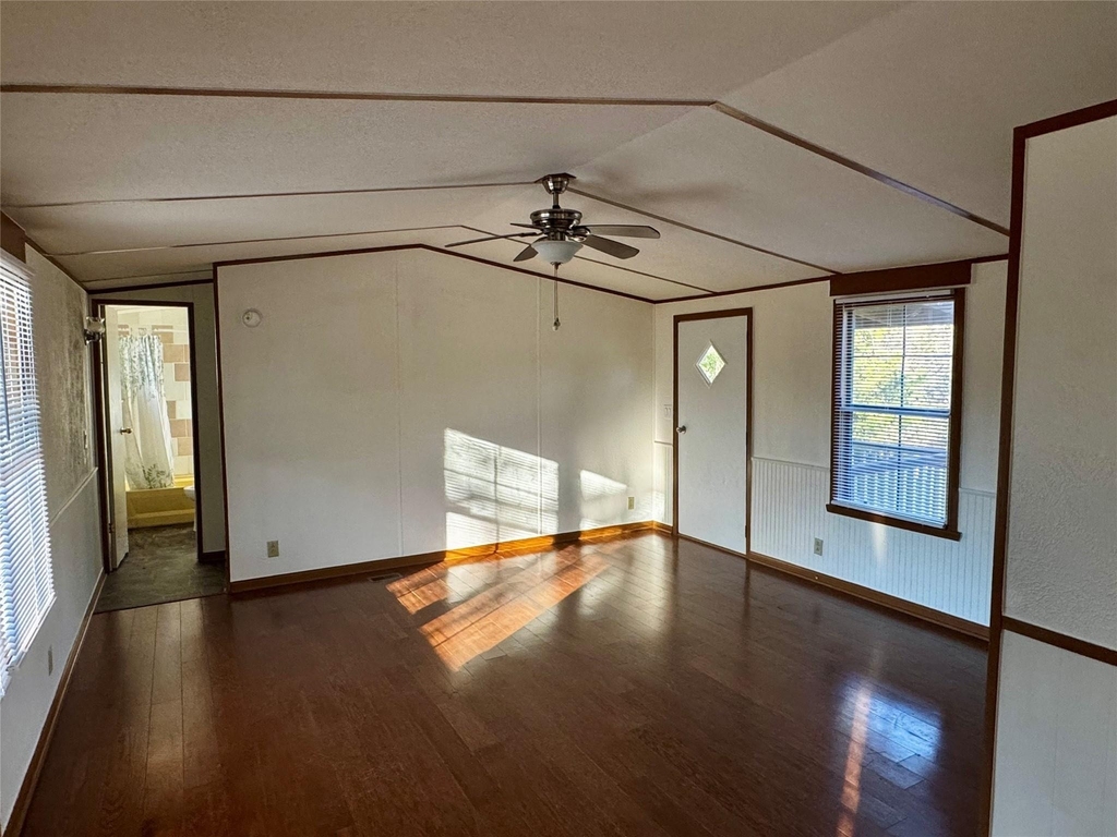 2533 Pioneer Lane - Photo 3