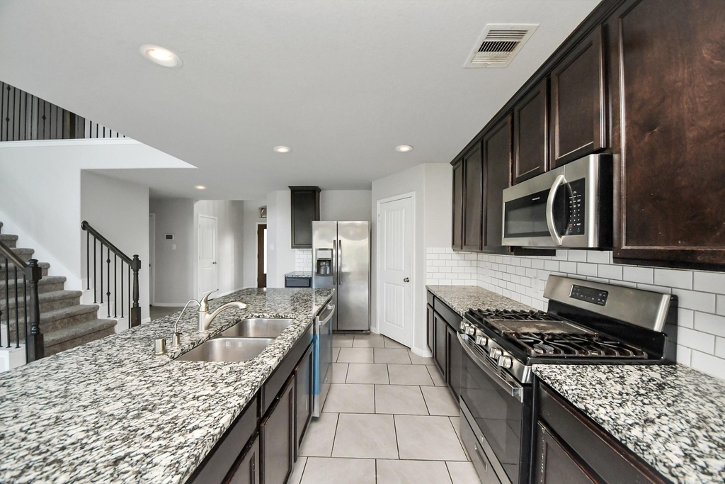 18319 Pin Oak Lake Drive - Photo 13