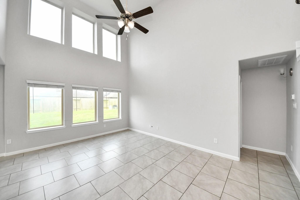 18319 Pin Oak Lake Drive - Photo 9