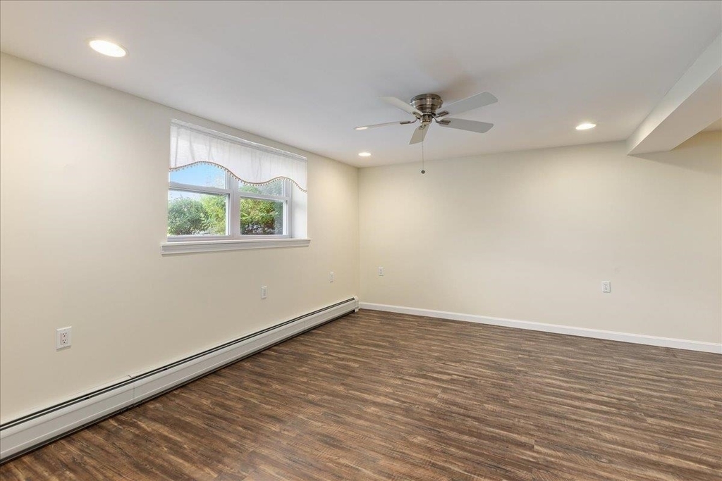 387 Main - Photo 6