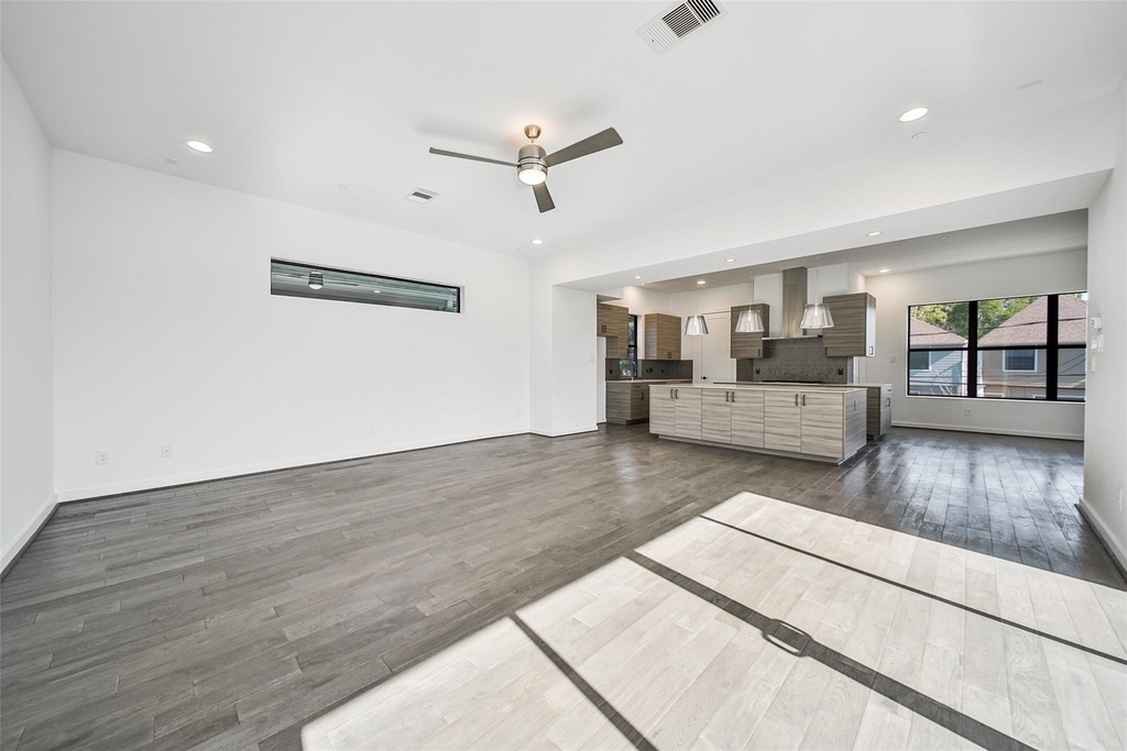 815 W 17th Street - Photo 17