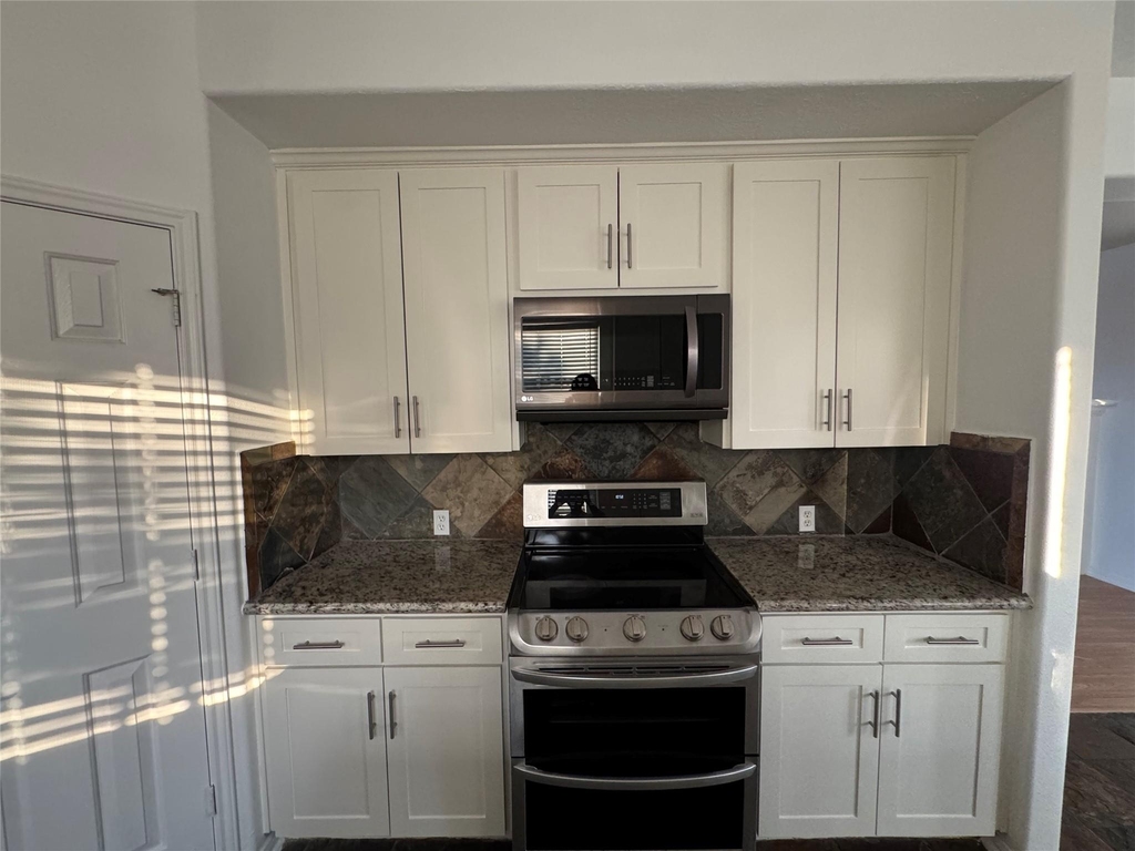 6311 Auburn Terrace Court - Photo 9