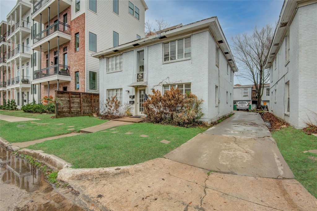 1828 W Main Street - Photo 3