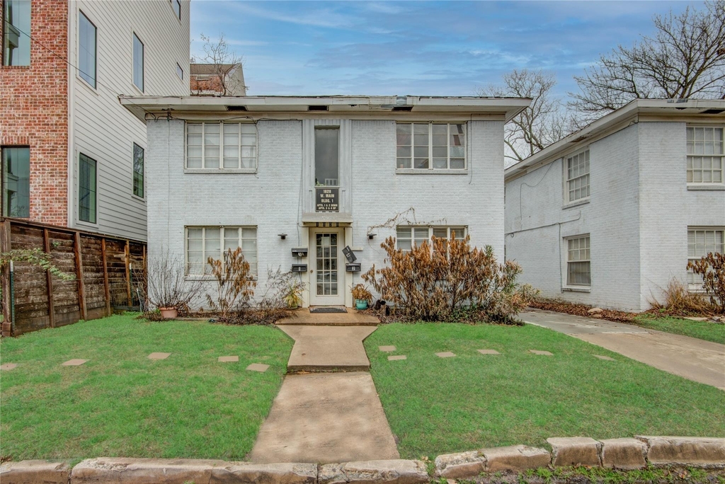 1828 W Main Street - Photo 2
