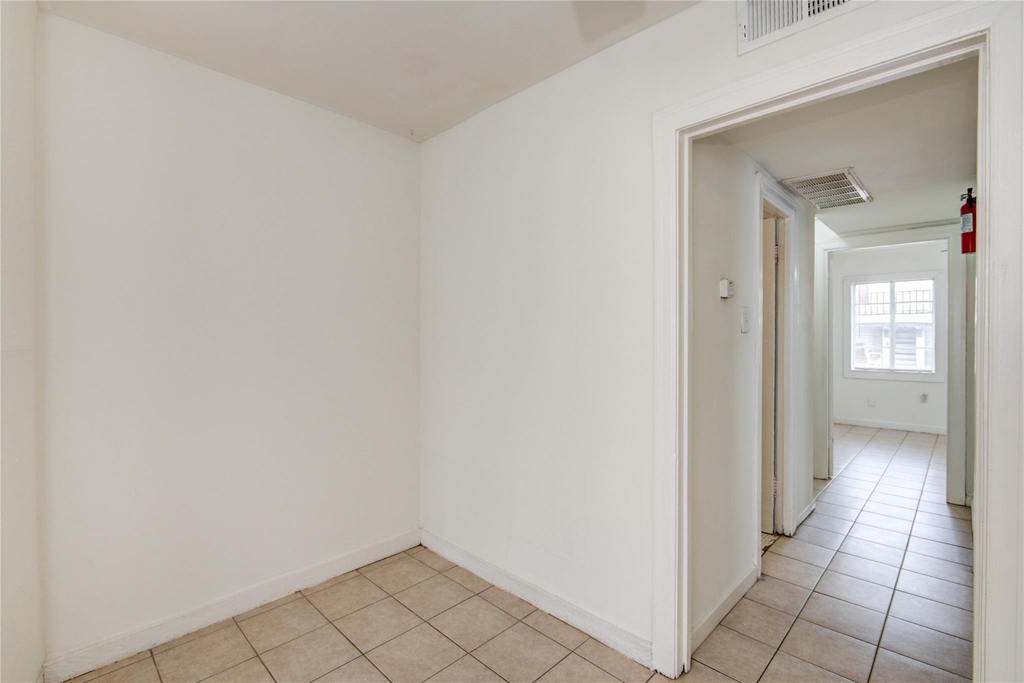 1828 W Main Street - Photo 9