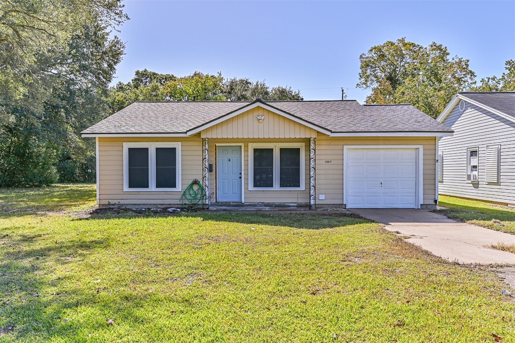 1007 Plum Street - Photo 0