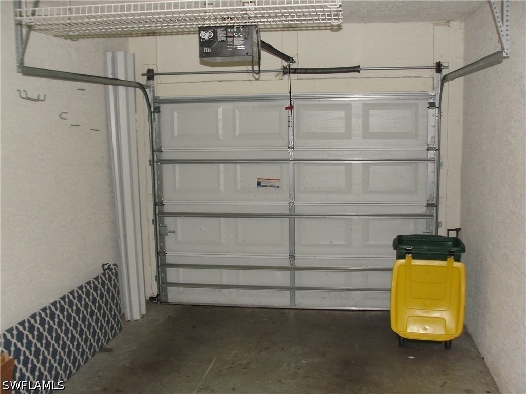 1295 Henley Street - Photo 18