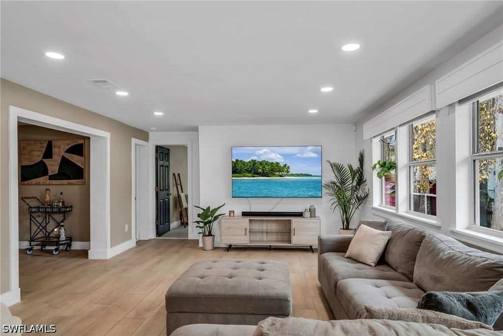 1840 23rd Street Sw - Photo 3