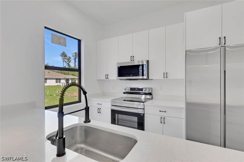 3315 Sunshine Boulevard N - Photo 12