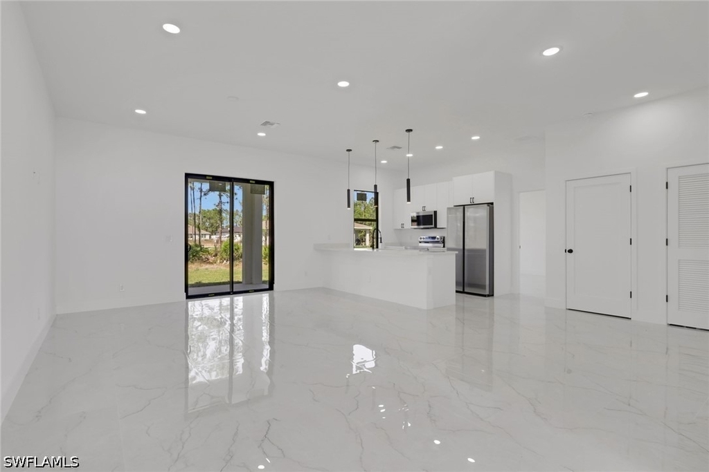 3315 Sunshine Boulevard N - Photo 5
