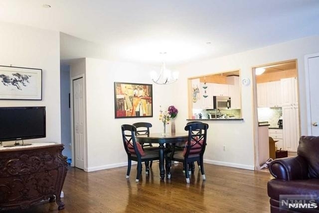 8 Markham - Photo 3