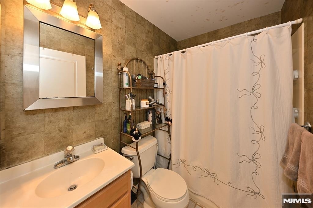 253 Madison - Photo 8