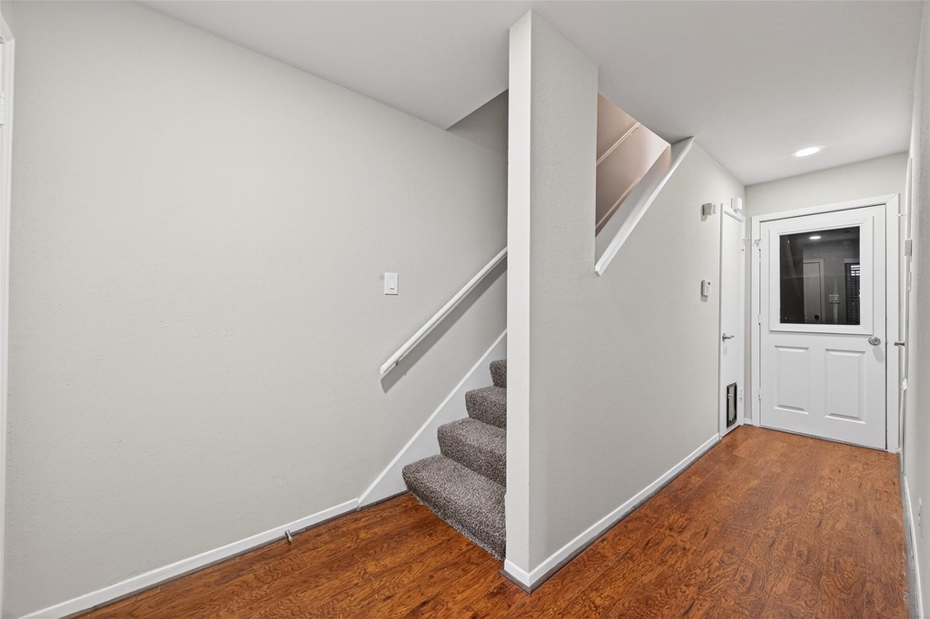 1114 Augusta Drive - Photo 4