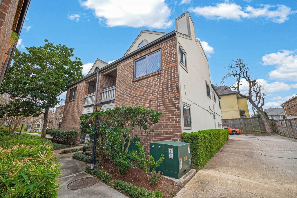 1114 Augusta Drive - Photo 1
