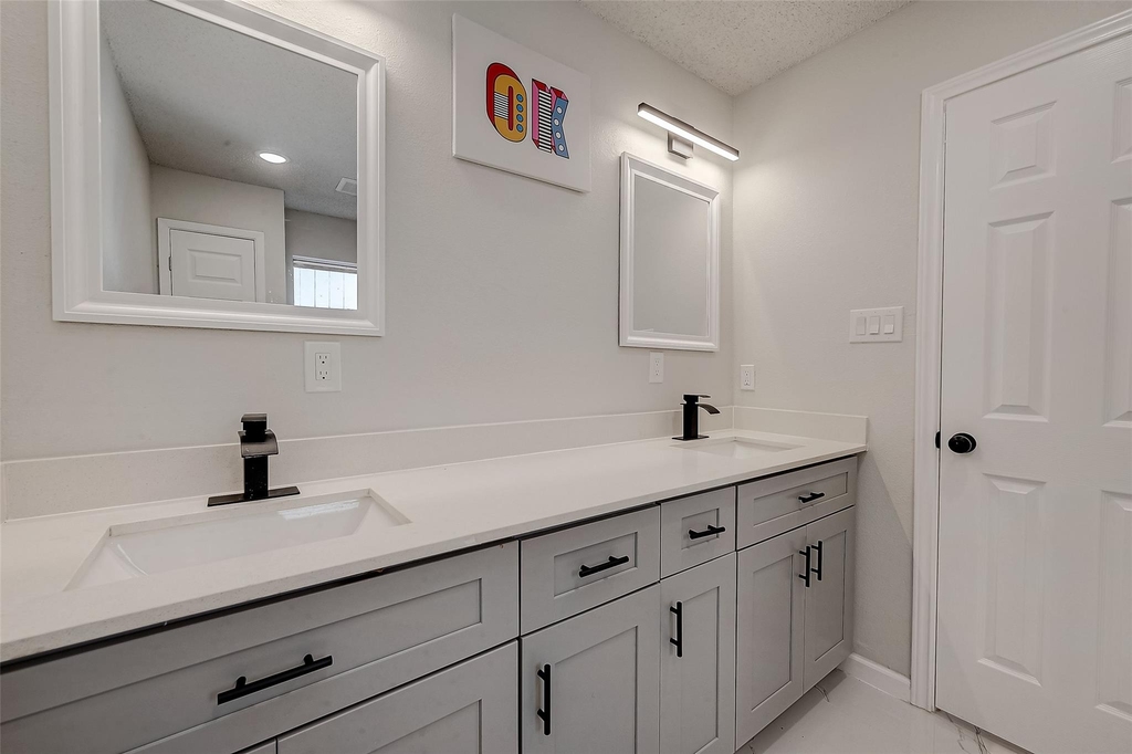12055 Fairpoint Drive - Photo 12
