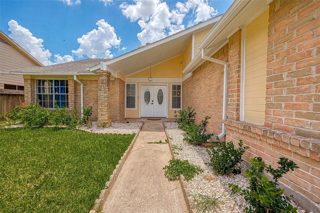 12055 Fairpoint Drive - Photo 3
