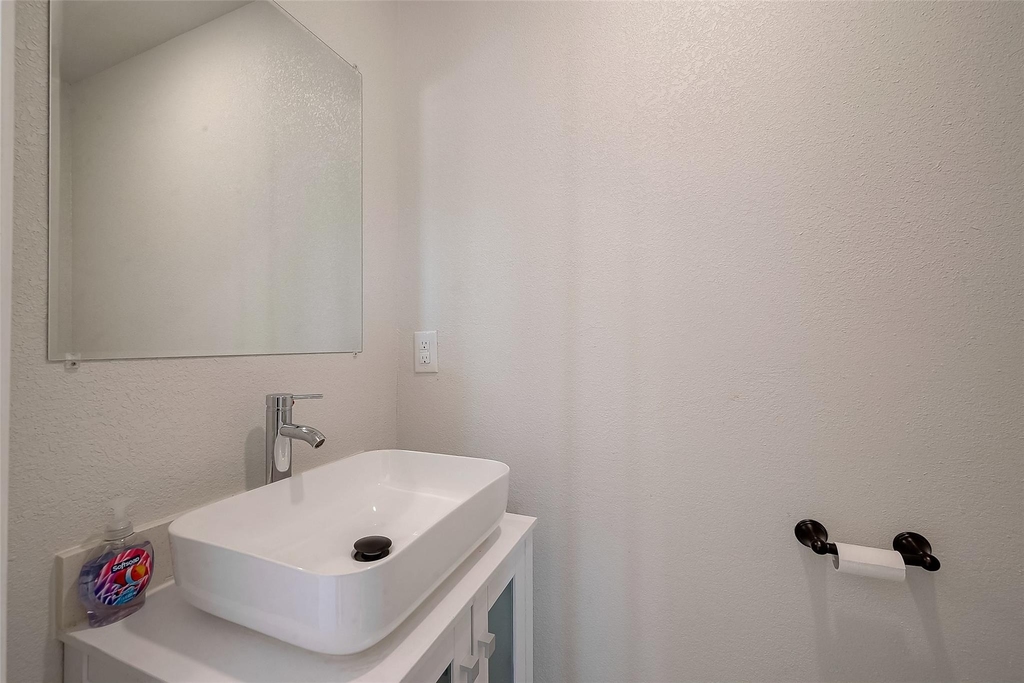 12055 Fairpoint Drive - Photo 38