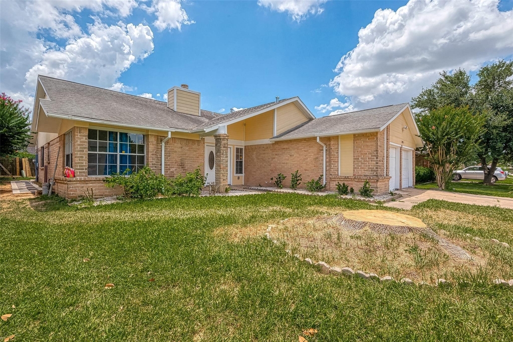 12055 Fairpoint Drive - Photo 1