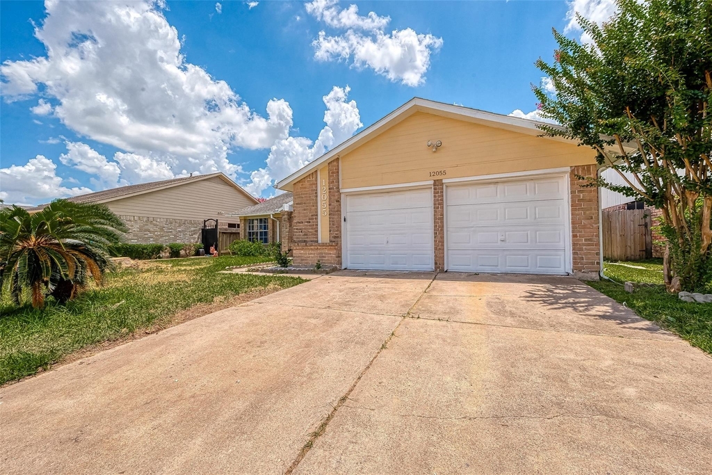 12055 Fairpoint Drive - Photo 2