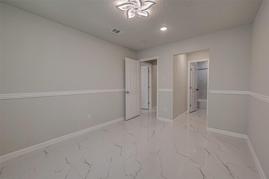 12055 Fairpoint Drive - Photo 21
