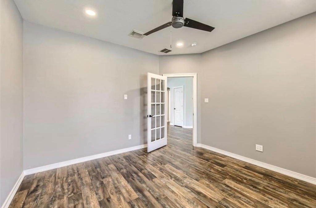 18919 Squirrel Oaks Drive - Photo 3
