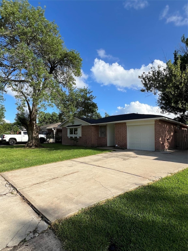 5023 Ridgestone Street - Photo 1