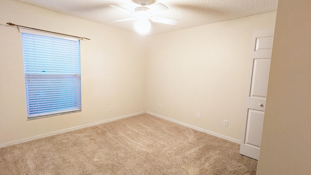 2097 Deercroft Drive - Photo 6