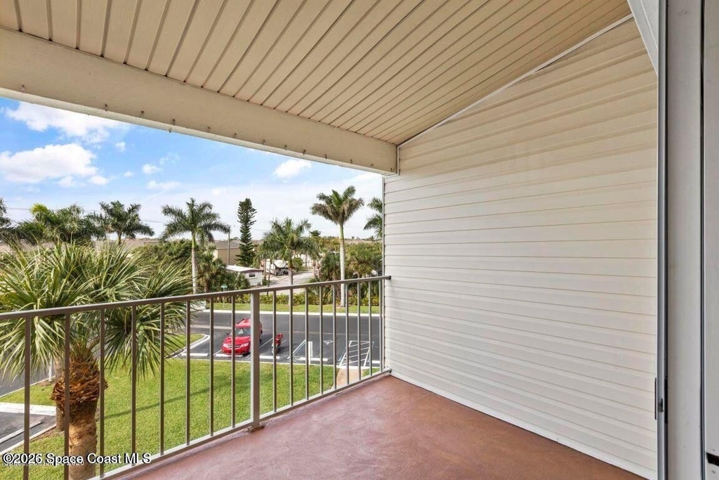 1801 Island Club Drive - Photo 9
