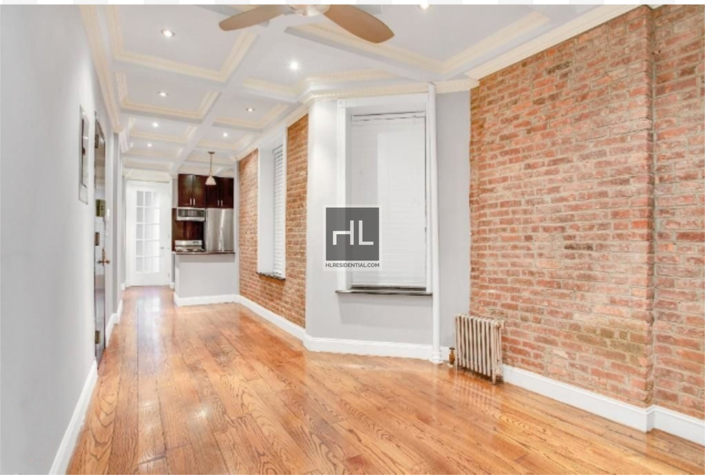 W 108th St - Photo 1