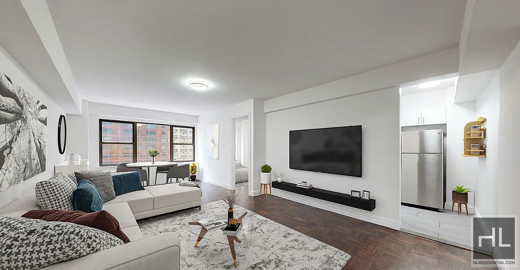 East 57 Street - Photo 2
