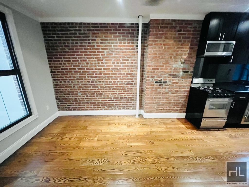W 52nd St. - Photo 1
