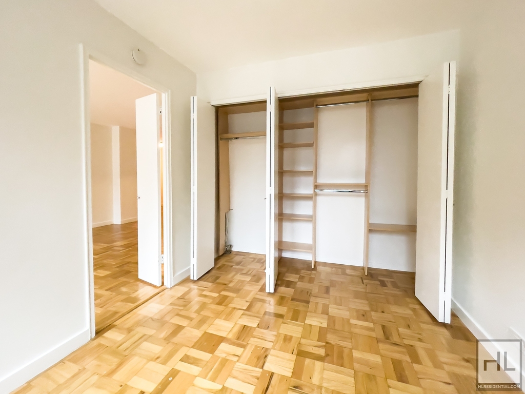 East 49 Street - Photo 3