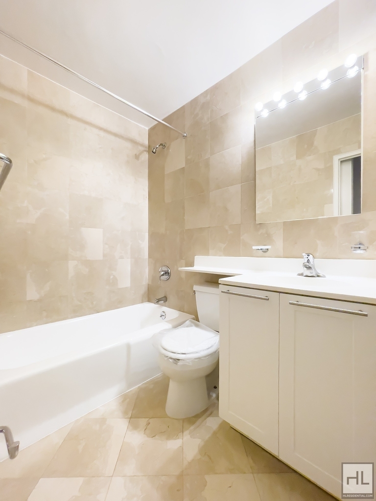 East 49 Street - Photo 5