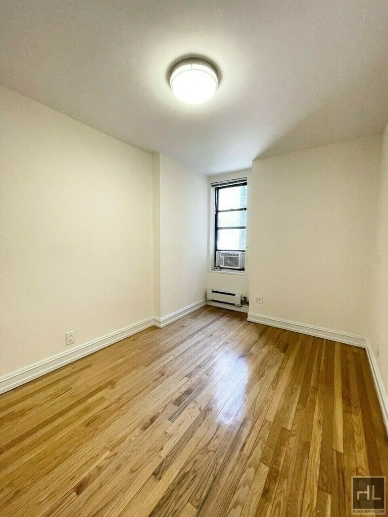 East 63 Street - Photo 3
