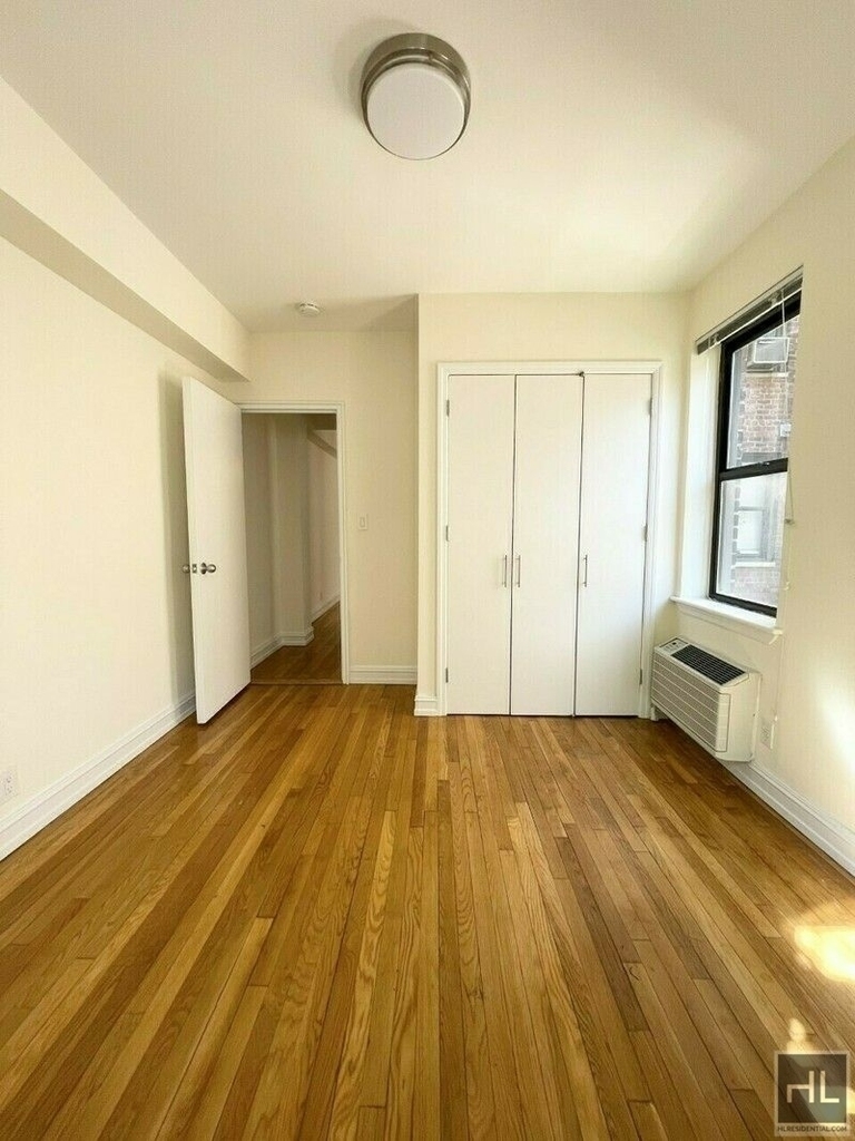 East 63 Street - Photo 2