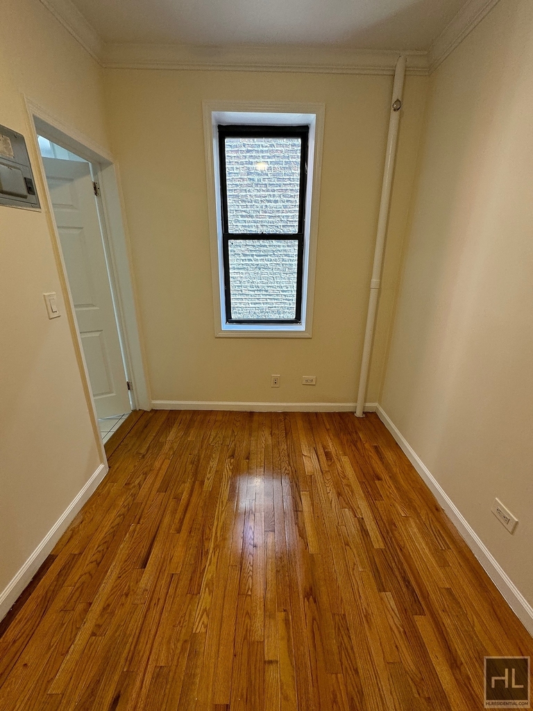 East 38th Street - Photo 3