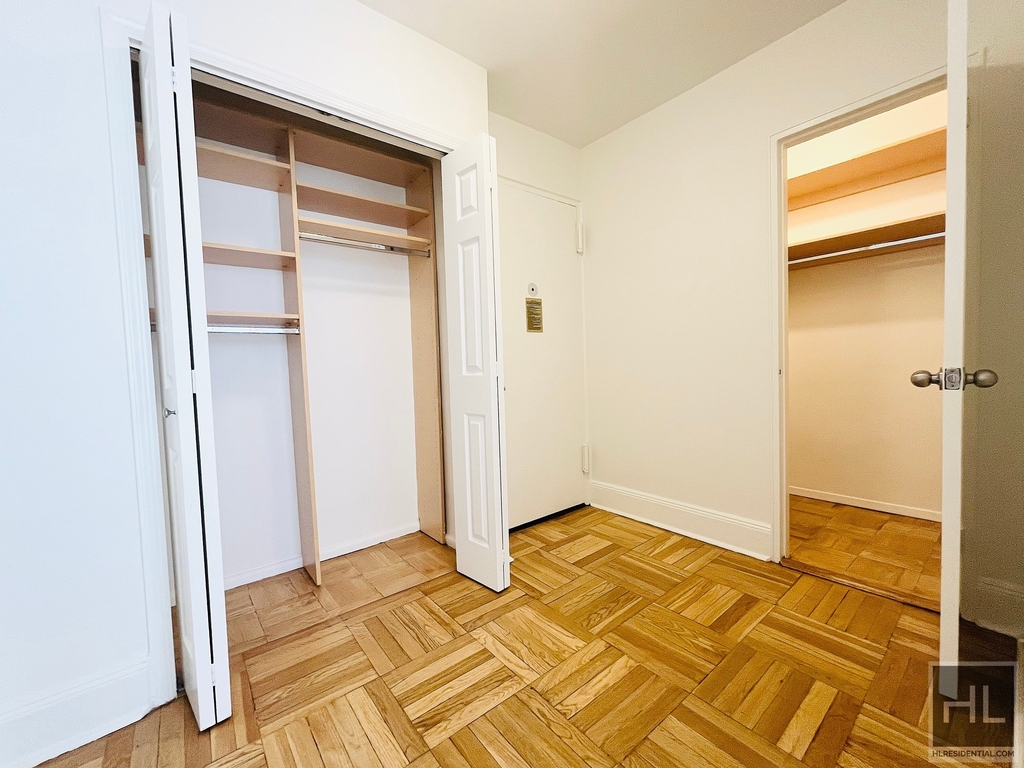 East 79th Street - Photo 3